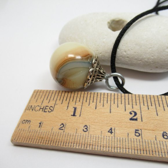 Uranium glass marble pendant - Picture 10 of 12